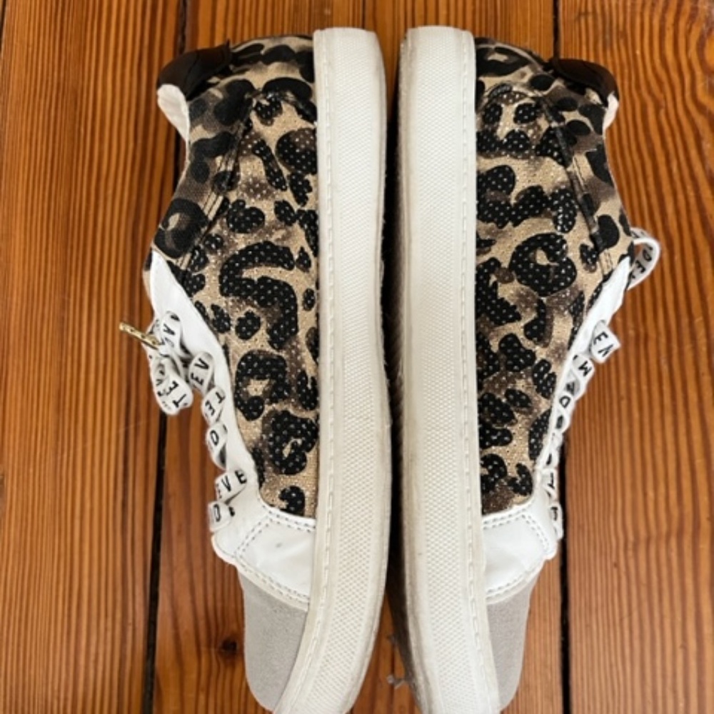 Steve Madden Amalfi  Canvas Sneakers ~ Leopard Pattern ~ Size 7.5 - Picture 3 of 5